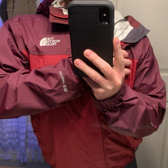 The North face HyVent 2.5L size small! - Picture 3 of 10
